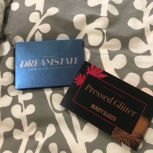 2 prsd gltr pallets nvr used,2glitters swatches